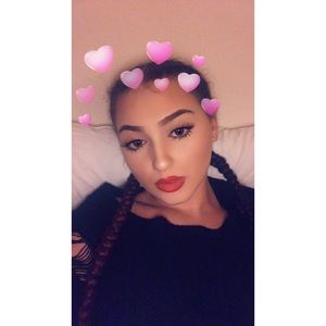 Meet your Posher, Victoria